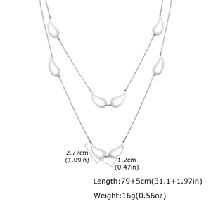 Vue détaillée du collier coeur double couche avec dimensions de taille et de poids