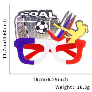Vue détaillée des lunettes de fête football avec dimensions 16x11,7cm et texte Goal