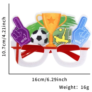 Détail de lunettes de fête football avec dimensions de 16cm et poids de 16g marqués