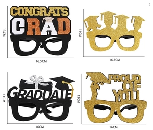 Detailed dimensions for glittery graduation party glasses with congrats grad motifs