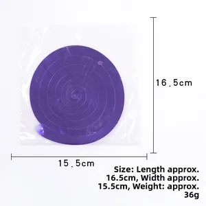 Dettaglio decorazione a spirale viola per Halloween con dimensioni 16,5cm per 15,5cm