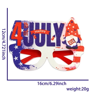 Detailed size chart of 4th of July party glasses with USA flag gnome design