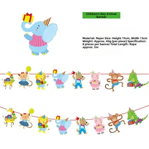 Detail of cartoon animal birthday banners with dimensions of 19x15cm and 3m rope length