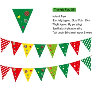 Détail de fanions colorés en papier avec rayures et pois pour décoration de fête