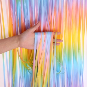 Detail von Makronen Regenbogen-Fransenvorhang mit PET-Kunststoff-Streifen für Partys