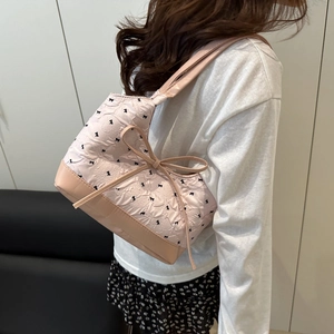 Rosa Schultertasche mit schwarzen Schleifen-Prints für Damen, ideal für den Sommer