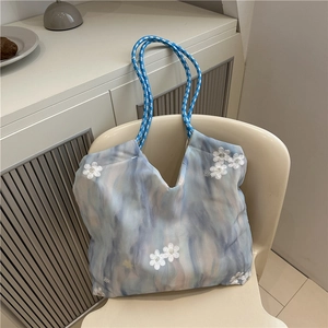 Fashion Flower Embroidery Tote Bag Gradient Bucket Handbag For Women Large Capacity Canvas Shoulder Bag Summer Beach Bag