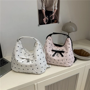 Sac Fourre-tout Matelassé Doux avec Nœud Papillon Grande Capacité Polyester Sac Sous le Bras Sac à Dos Mode Femme