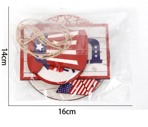 Détail d'un lot de décorations en bois drapeau USA pour plateau avec ficelle de jute