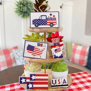 Décoration de plateau à étages pour le Jour de l'Indépendance avec signes USA en bois