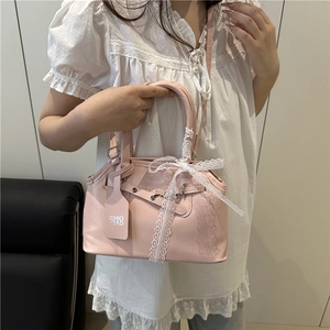 Sac carré en cuir PU rose avec nœuds en dentelle blanche et bandoulière