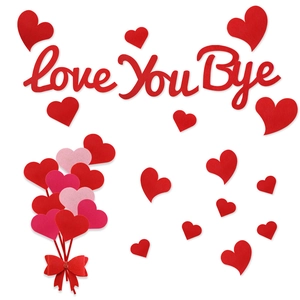 Détail de décorations en feutre de cœur rouge et rose avec stickers muraux Love You Bye