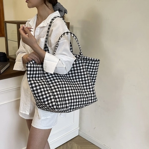 Large capacity black and white gingham canvas tote bag for casual daily commuting use