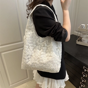 Elegant white floral lace embroidery tote bag with large capacity for women casual wear