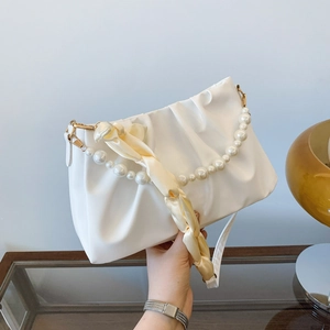 Sac à Épaule Sous le Bras Plissé pour Femmes en Cuir PU Sac Nuage Avec Chaîne en Künstliche Perles Poignée Foulard de Satin Mode Élégant