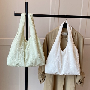 Sac Fourre-Tout en Toile avec Broderie de Fleurs pour Femmes Grande Capacité Sac à Épaule Décontracté Été