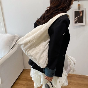 Sac fourre-tout en mousseline à fleurs brodées 3D pour l'été au style décontracté chic