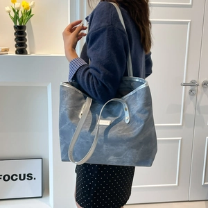 Minimalist blue-grey marbled tote bag with large capacity for women's daily commute