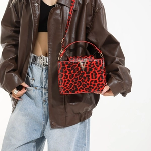 Fashionable red leopard print square handbag with silver V-shaped buckle and wide strap
