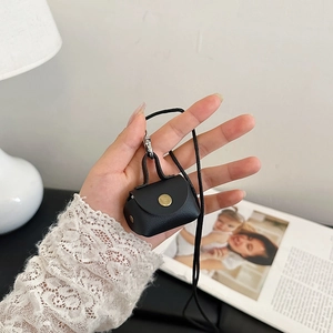 Mini Pochette pour Écouteurs en Cuir PU Pendentif Collier Petit Sac Bandoulière Carré Tendance Porte-Monnaie pour Femme