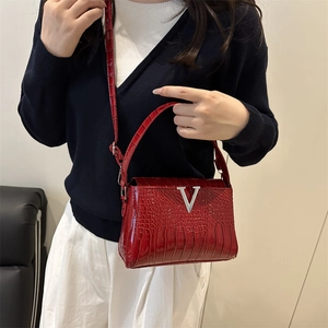 Fashionable red faux crocodile texture tote bag with silver V-shaped metal logo for women