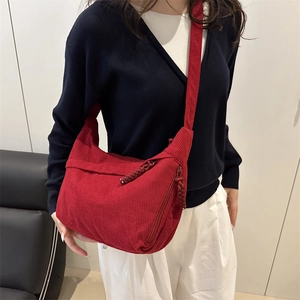 Sac bandoulière rouge en velours côtelé pour femme grande capacité mode décontractée