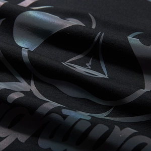 Sweat à capuche noir oversize avec imprimé graphique réfléchissant holographique coloré