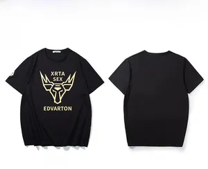 Vue détaillée avant et arrière du t-shirt noir pour homme avec imprimé géométrique doré