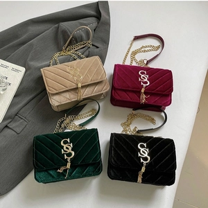 Vintage Women Chevron Quilted Shoulder Bag PU Leather Chain Strap Tassel Small Square Crossbody Bag Party Daily Purse