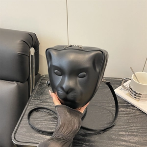 Unique 3D Panther Head Shaped Shoulder Bag Fashion PU Leather Cat Face Crossbody Bag Street Trend Niche Design Square Purse Women