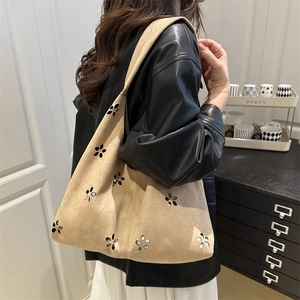Sac fourre-tout en daim kaki avec motifs floraux découpés et paillettes mode