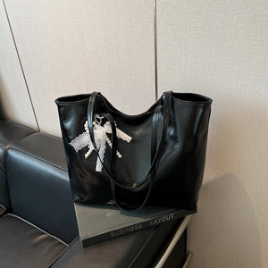 Large Capacity Women PU Leather Tote Bag Aesthetic Lace Bow Artificial Pearl Pendant Shoulder Bag For Daily Commute Fashion Bag