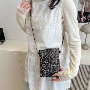 Retro leopard print square crossbody bag with stylish woven metal chain strap