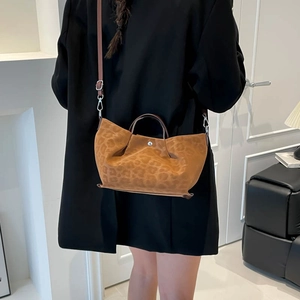 Retro large capacity leopard print suede tote bag with adjustable shoulder strap and handle