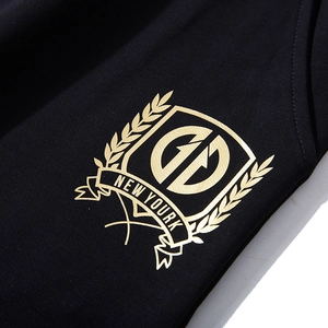 Short décontracté noir pour homme avec motif détaillé imprimé en feuille d'or métal