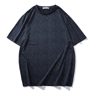 Men's dark quick-dry sport T-shirt with geometric jacquard texture and crew neck