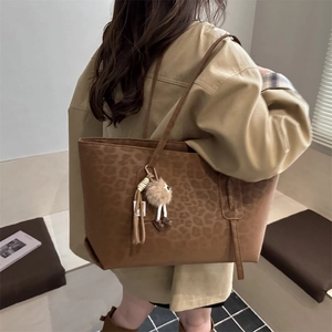 Sac fourre-tout en similicuir léopard avec breloque à pampilles pour femmes en automne