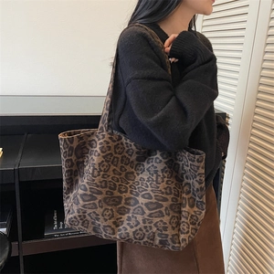 Sac fourre-tout léopard pour femme avec large bandoulière, style décontracté et chic