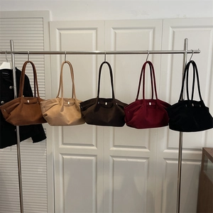 Vintage Large Capacity Women Shoulder Bag Minimalist Special Material Underarm Tote Bag With Magnetic Buckle Fashion Bag