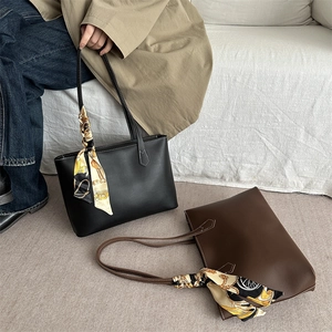 Large Capacity PU Leather Tote Bag For Women With Scarf Contrasting Stitch Fashion Shoulder Bag Minimalist Handbag