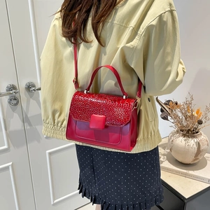 Sac bandoulière rouge pour femme avec motif crocodile, poignée et bandoulière réglable