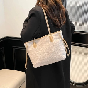 Retro-Tote-Bag aus weißem Webpelz und braunem Leder, modische Herbst-Schultertasche für Damen