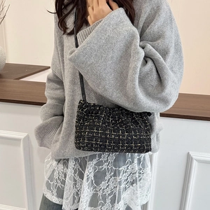 Schicke Umhängetasche aus Tweed in Schwarz und Gold mit gewebter Textur für Damen