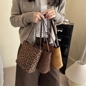 Borsa a Secchiello in Similpelle Scamosciata con Stampa Leopardata Retro Donna Borsa a Tracolla Minimalista Autunno Inverno