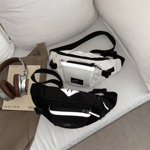 Sac de Poitrine Minimaliste en Nylon Imperméable pour Femmes Avec Bande Réfléchissante Grande Capacité Sac Banane Décontracté Extérieur