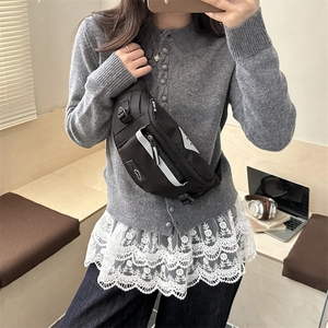 Sac de poitrine noir minimaliste avec bande réfléchissante et bandoulière réglable