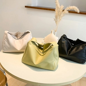 Borsa Tote da Donna in Pelle PU Minimalista Grande Capacità Tinta Unita Borsa a Tracolla Stile Urbano per Pendolari da Donna