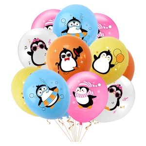 Kit déco fête anniversaire thème pingouin hiver avec ballons en latex colorés assortis