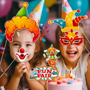 Accessoires de cabine photo de cirque et carnaval avec chapeaux de clown pour enfants