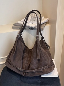 Große dunkelbraune Shopper-Tasche aus Wildleder-Imitat mit weißen Kontrastnähten